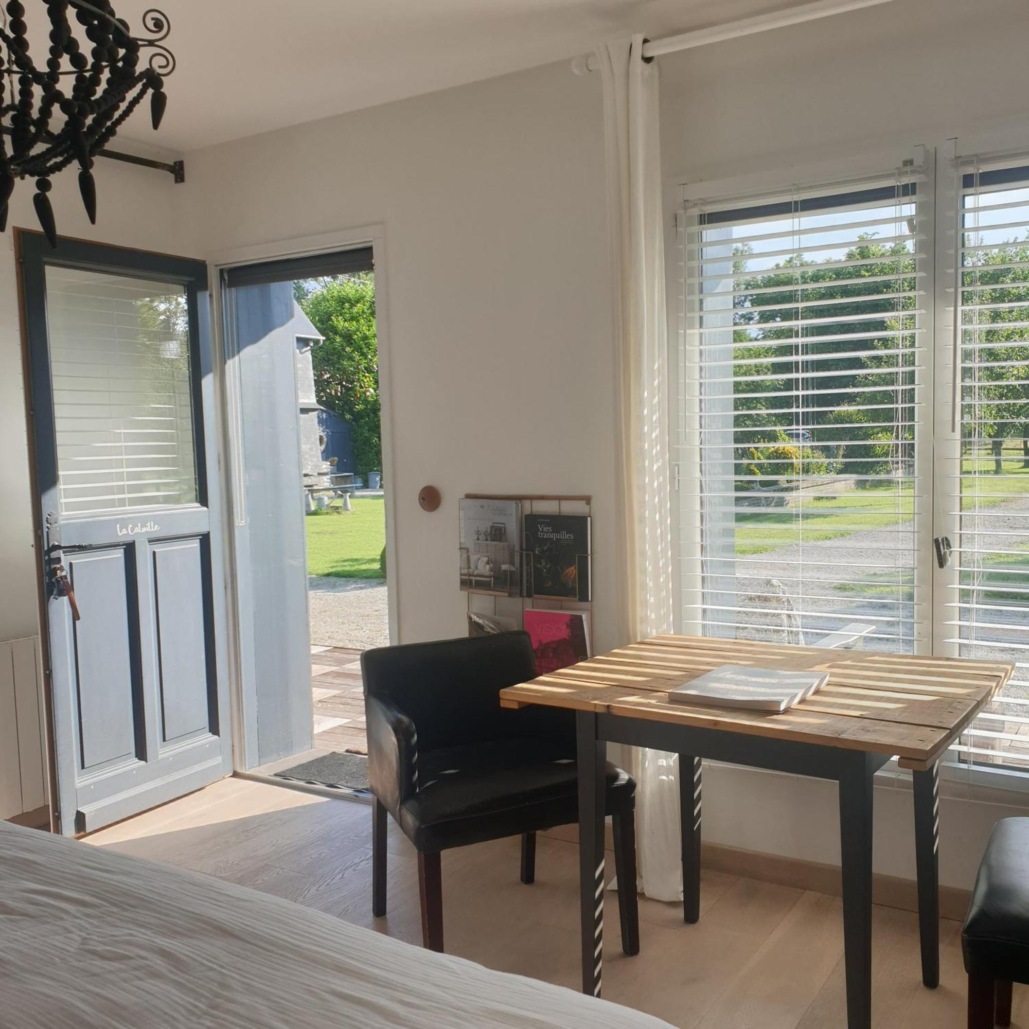 Par Hasard Ou Pas Bed & Breakfast Saint-Martin-aux-Chartrains ภายนอก รูปภาพ